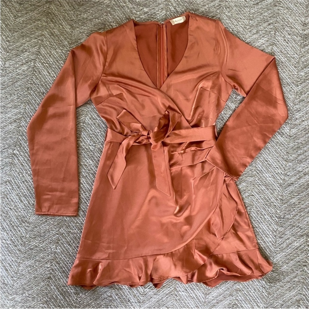 A3 156 Orange bronze copper faux satin long sleeve mini dress ruffle hem, med